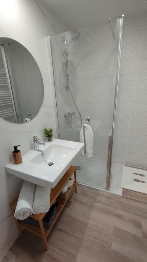 Habitacion Con Bano Privado Bilbao Bagian luar foto