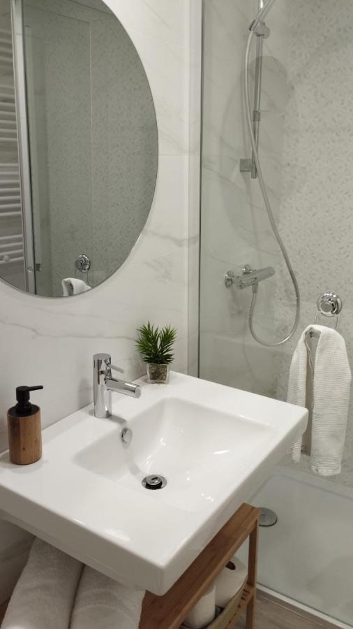 Habitacion Con Bano Privado Bilbao Bagian luar foto